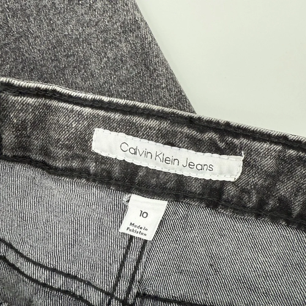 Calvin Klein Jeans Youth Girl 10 Black Mid Rise Straight Denim Acid Wash Stretch